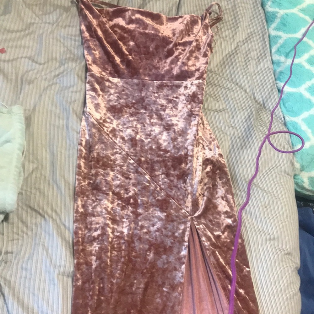 Very cute never worn dress!